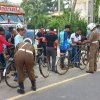 උතුරු පළාත් රථවාහන පොලිසිය සමඟ එක්ව පැවති පාපැදි අනතුරු අවම කිරීම සම්බන්ධ පරාවර්ථිත ස්ටිකර් ඇලවීමේ එකාබද්ධ වැඩසටහන